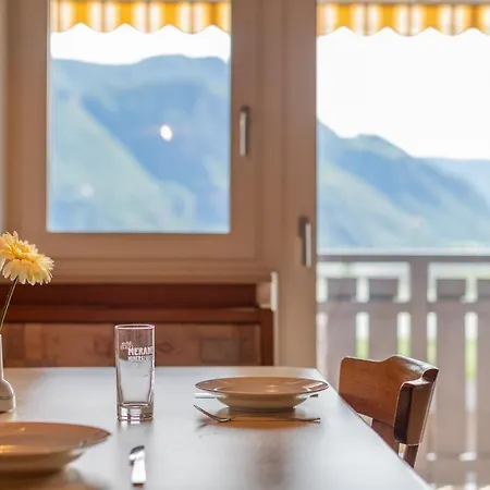 Oda ve Kahvaltı Haus Stolz Appiano Sulla Strada Del Vino