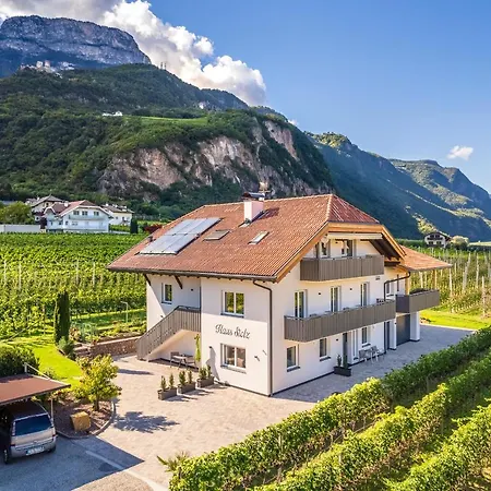 Haus Stolz Oda ve Kahvaltı Appiano Sulla Strada Del Vino